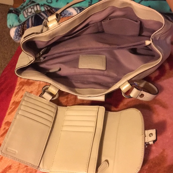 Coach purse - Picture 8 of 9